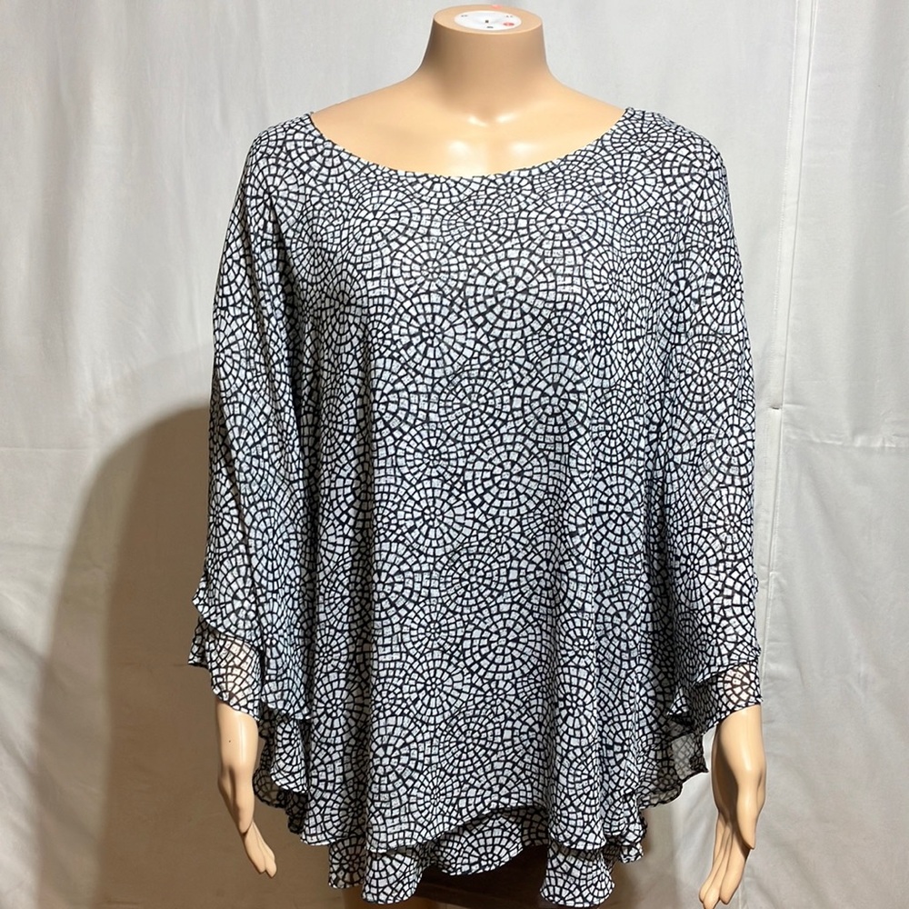 Elegant Black and White Women's Top